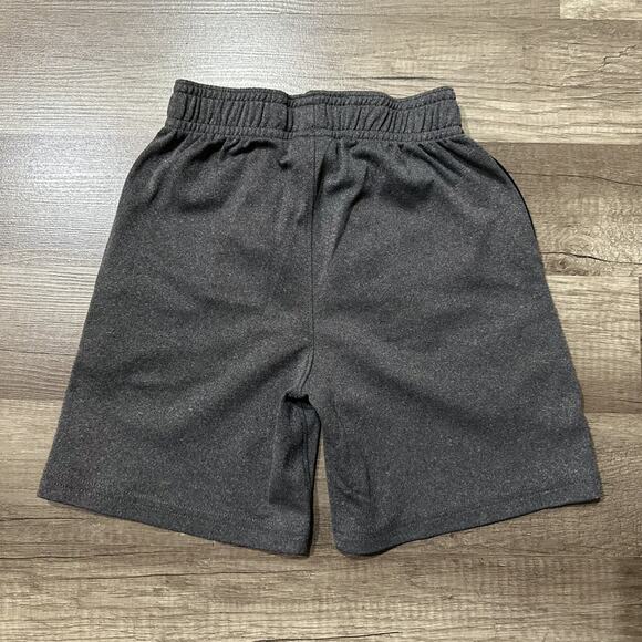 Under Armour Charcoal Shorts - Picture 2 of 4
